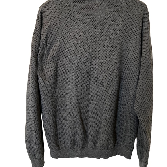 IZOD seater gray with V neck size XXL 100% cotton. - Picture 4 of 5